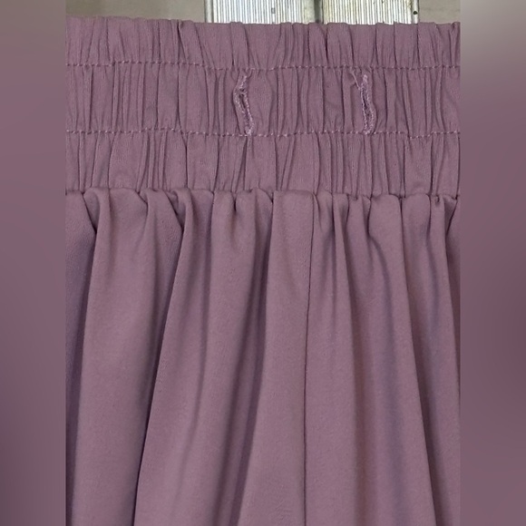 Women's Mauve Athleisure Shorts Sz Medium - Picture 3 of 8
